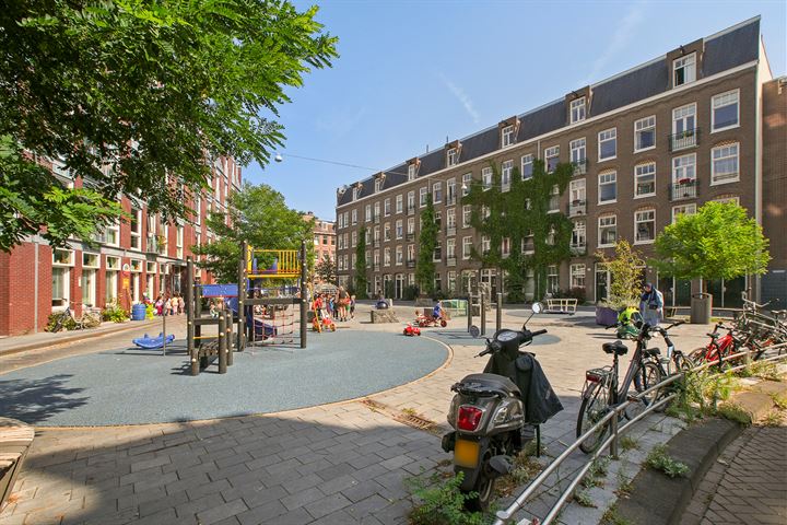 View photo 18 of Van Boetzelaerstraat 34-2