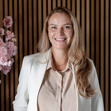 Nicole Versluis - Makelaar