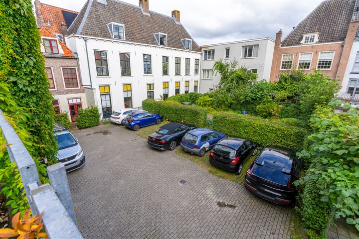 View photo 27 of Pieterskerkhof 21-B