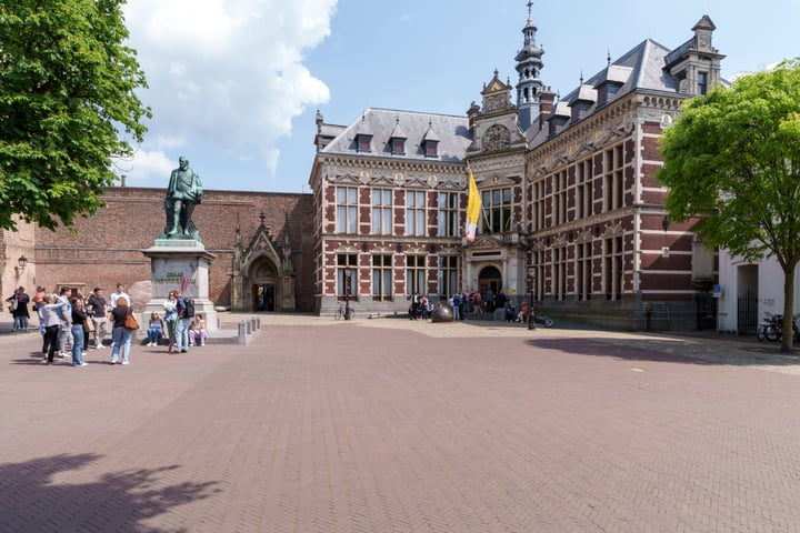 View photo 38 of Pieterskerkhof 21-B