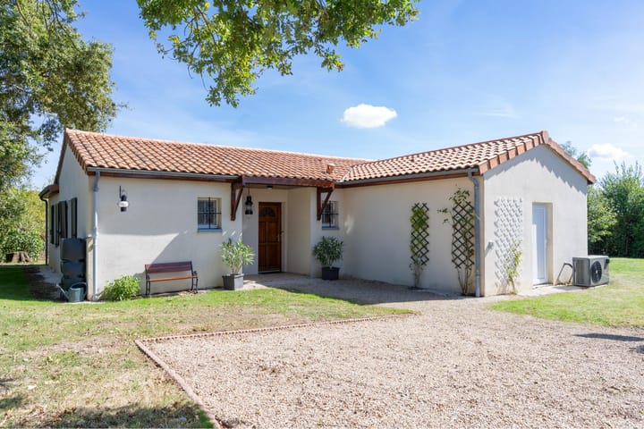 Foto 2 van Le Bourg est 11