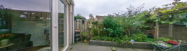 Bekijk 360° foto van Achtertuin van Viergang 111