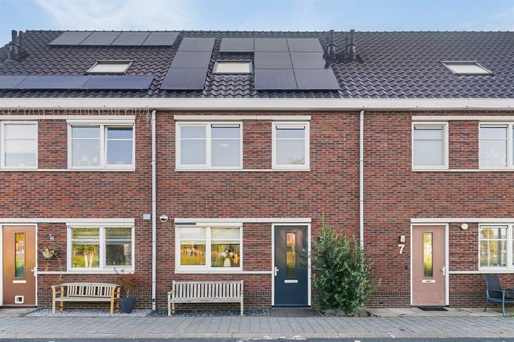 View photo of Broderiestraat 5