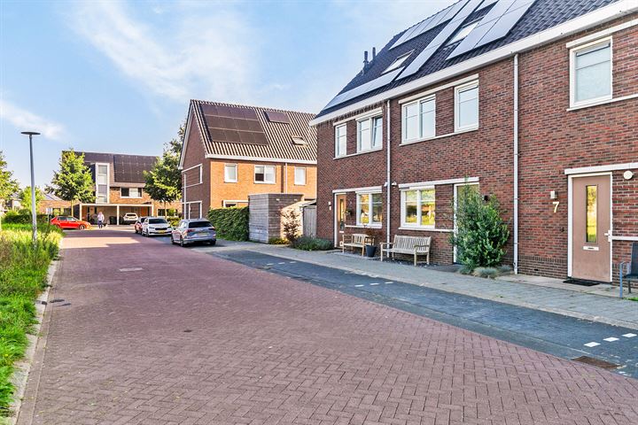 Bekijk foto 4 van Broderiestraat 5