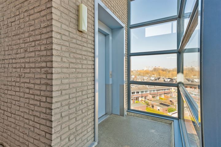 Bekijk foto 11 van Lehárstraat 176