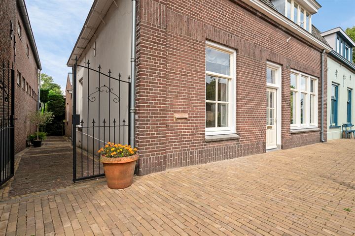 View photo 9 of Dorpstraat 18