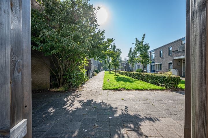 Bekijk foto 31 van Berlijnstraat 86