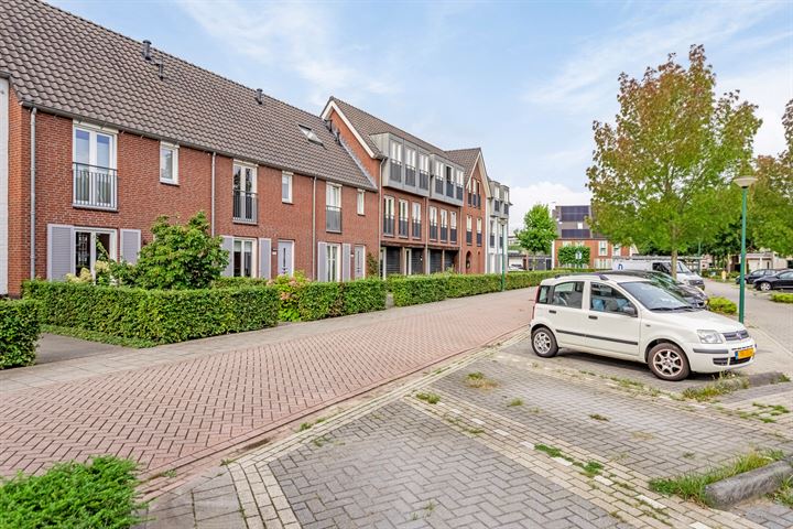 Bekijk foto 25 van Rentmeesterstraat 18