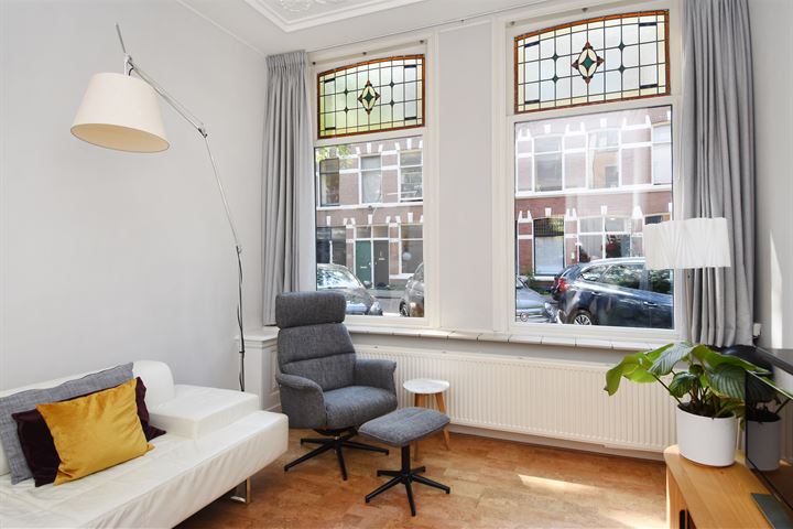 Bekijk foto 3 van De Perponcherstraat 43