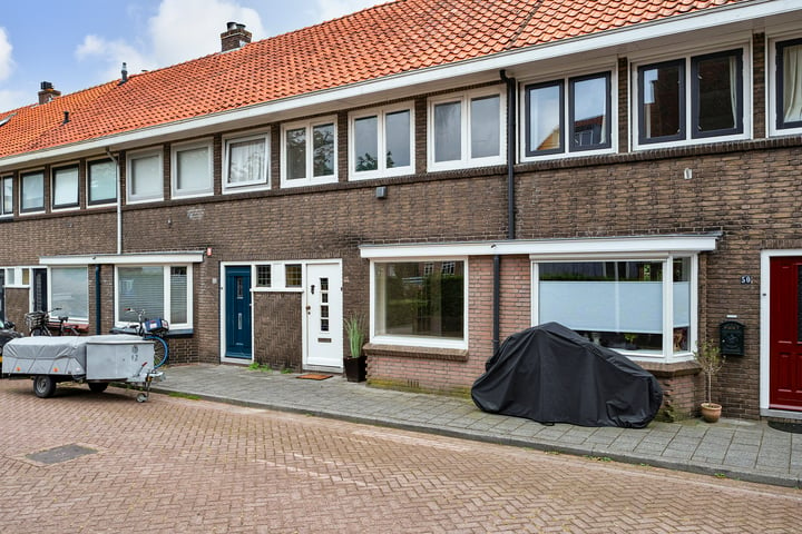 Bekijk foto 2 van Ruysdaelstraat 52