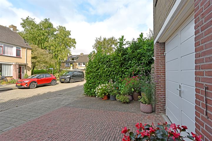 View photo 3 of Beethovenlaan 33