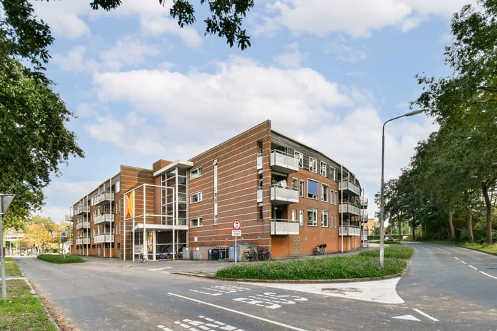 Foto 1 van Sara Burgerhartsingel 379