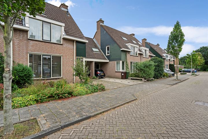 Bekijk foto 7 van Marga Klompéstraat 8