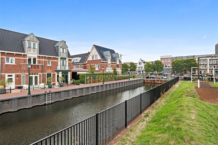 Bekijk foto 44 van Dokter Van Zeelandstraat 37