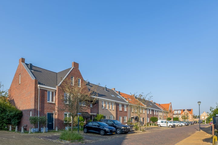 View photo 29 of Magistraat 6