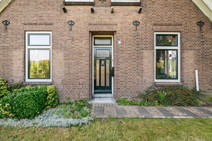 Bekijk foto 2 van Heuvelakkersestraat 16