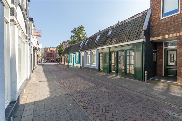 View photo 37 of Spoorstraat 63