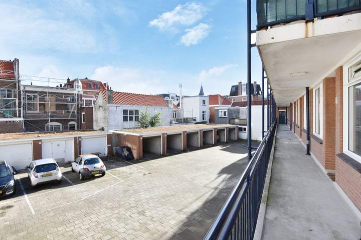 Bekijk foto 39 van Molenijserstraat 17