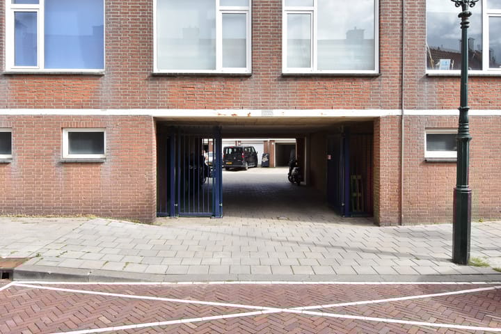 Photo 42 of Molenijserstraat 17