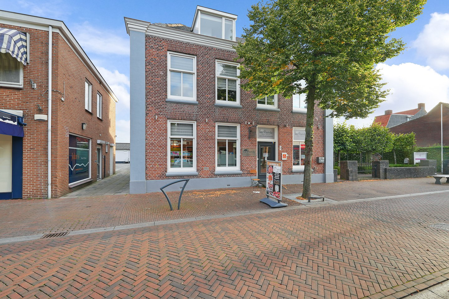 Bekijk foto 1 van Kanaalstraat 10