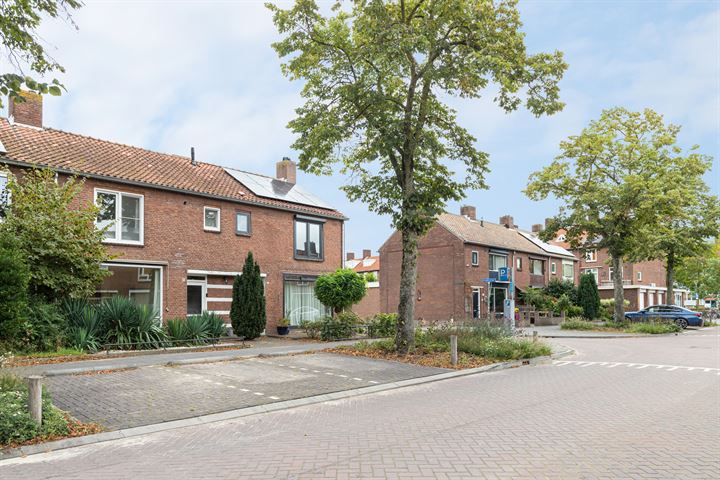 Bekijk foto 43 van Christiaan Huygensstraat 25