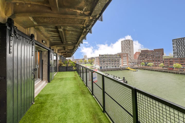 Foto 1 van Lloydstraat 40