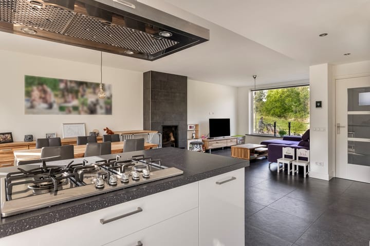 Foto 10 van Caustraat 58