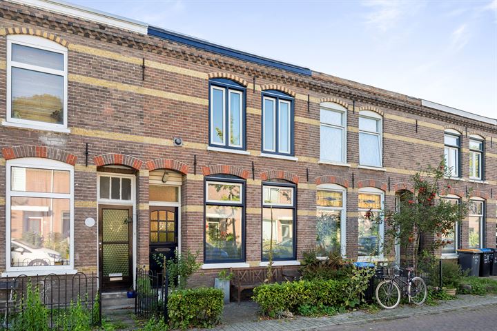 Bekijk foto 1 van Bessenstraat 3