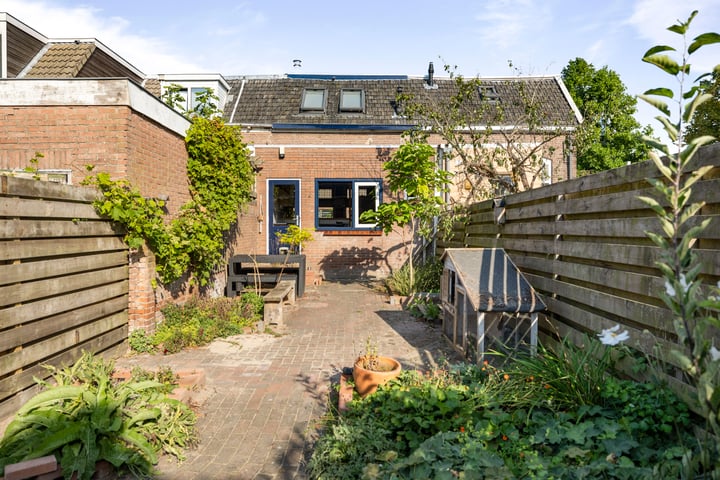 Bekijk foto 15 van Bessenstraat 3