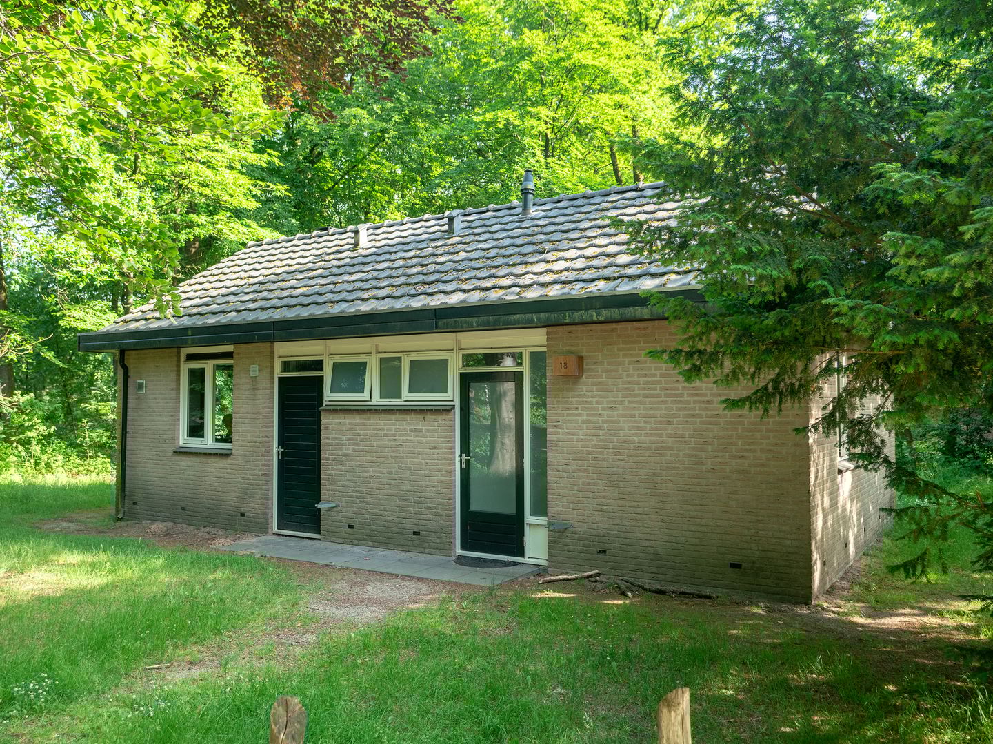 Photo 1 of Grevenhout 21-021