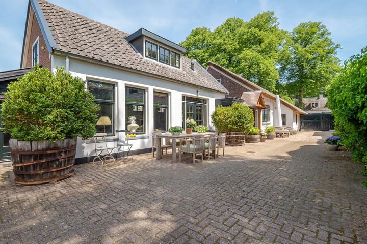 Dorpsstraat 22