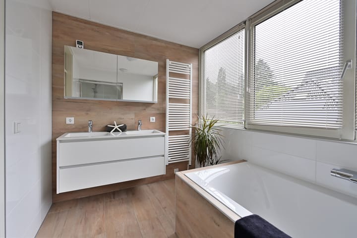 Photo 19 of Breeweg 4