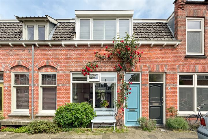 View photo 1 of Van der Helststraat 18