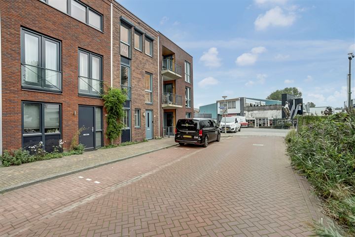 Bekijk foto 34 van Scheepsjagerstraat 61