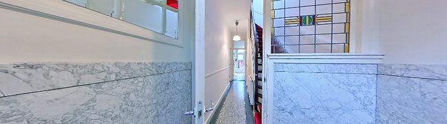 View 360° photo of Entree of Koningin Sophiestraat 25