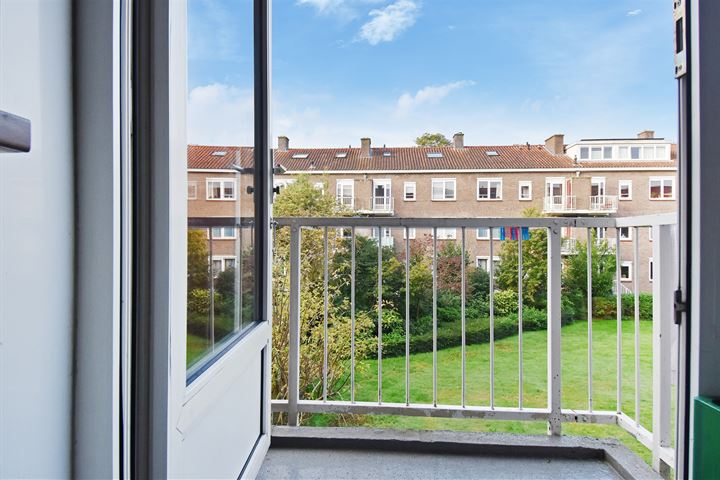 View photo 12 of Wijnandt van Elststraat 64