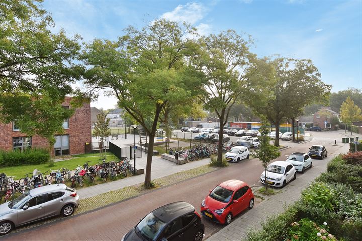 Bekijk foto 19 van Wijnandt van Elststraat 64