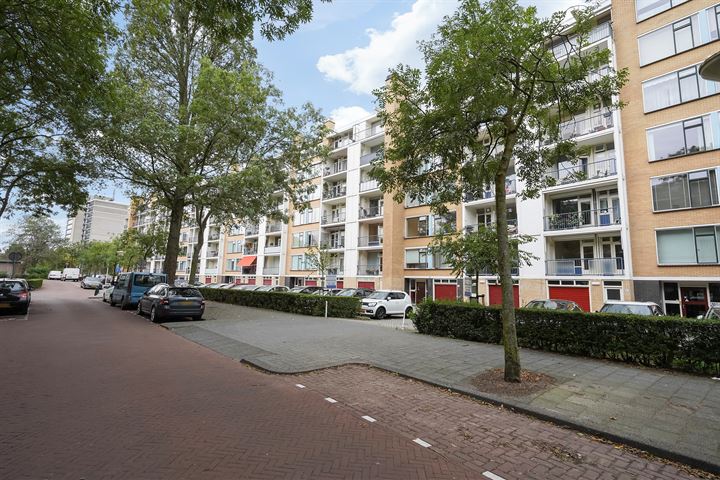 View photo 33 of Landréstraat 903