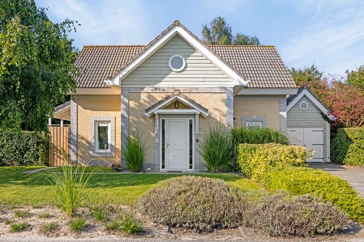 Photo 4 of Strandlaan 19