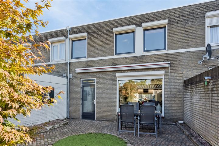 View photo 24 of Betzstraat 23