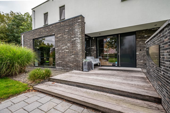 Photo 13 of Aletta Jacobshage 26