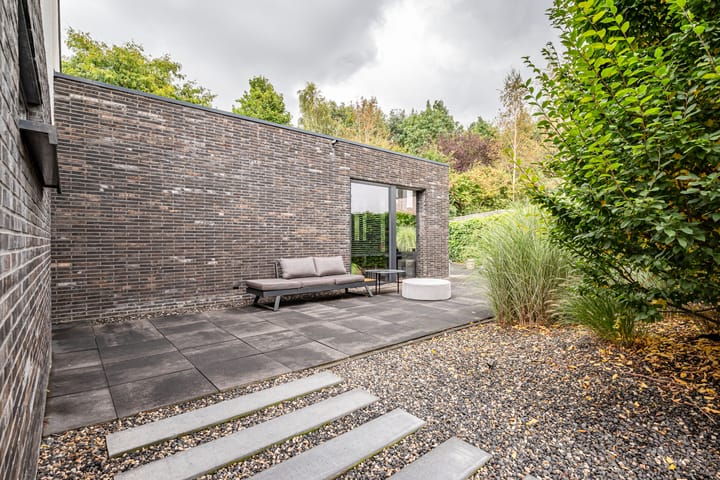 Photo 48 of Aletta Jacobshage 26