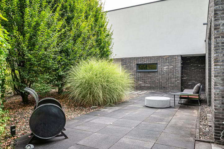 Photo 49 of Aletta Jacobshage 26