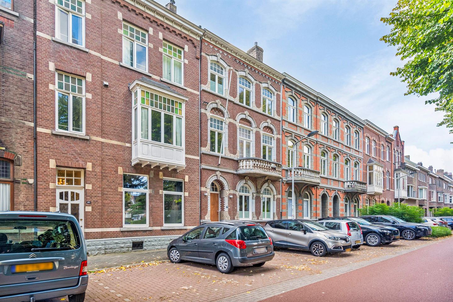 View photo 2 of Victor de Stuersstraat 40