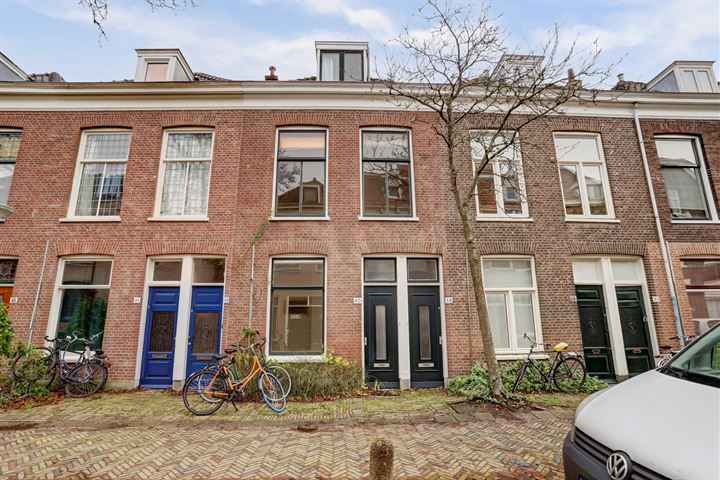 Bekijk foto 2 van Warmoezierstraat 38