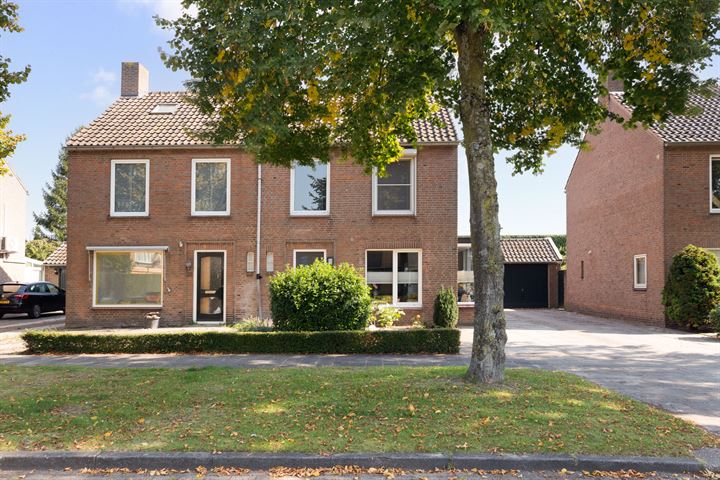 View photo 35 of Burgemeester Snelsstraat 22