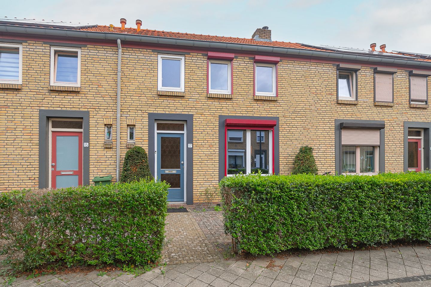 Foto 1 van Aalmoezenier Roumenstraat 17