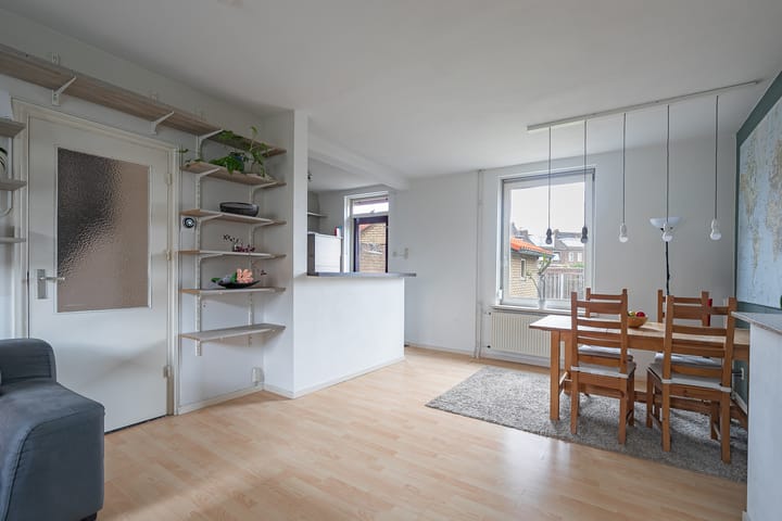 Foto 3 van Aalmoezenier Roumenstraat 17