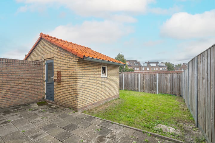 Foto 10 van Aalmoezenier Roumenstraat 17