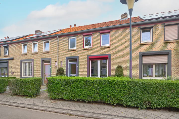 Foto 13 van Aalmoezenier Roumenstraat 17